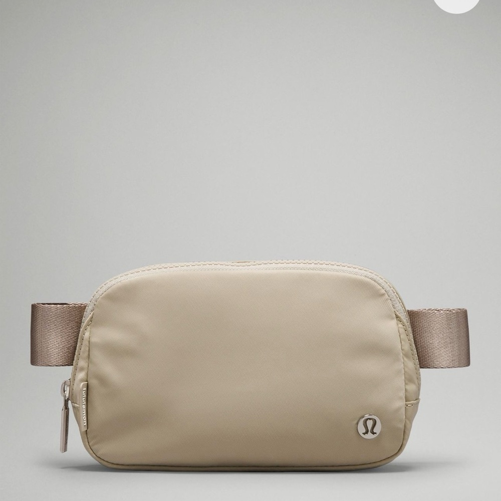 Everywhere Belt Crossbody Bag 1L